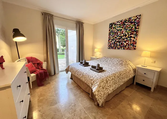 35 - Grand A El Lago, Flamingo * Estepona