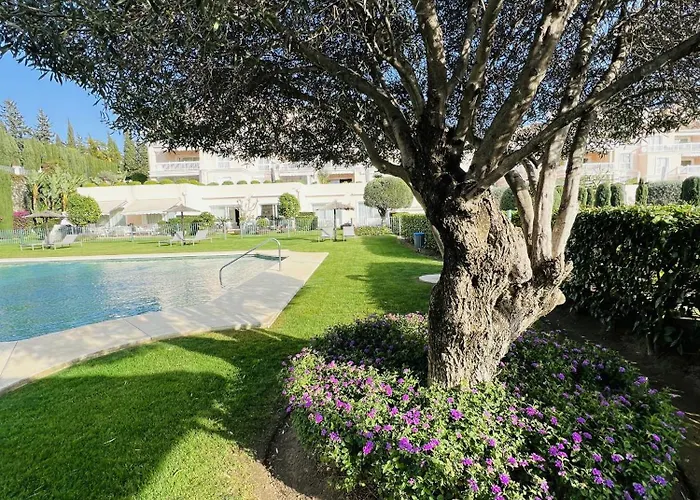 35 - Grand A El Lago, Flamingo *