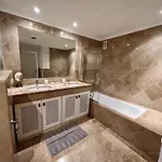 35 - Grand A El Lago, Flamingo * Estepona
