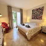 35 - Grand A El Lago, Flamingo * Estepona