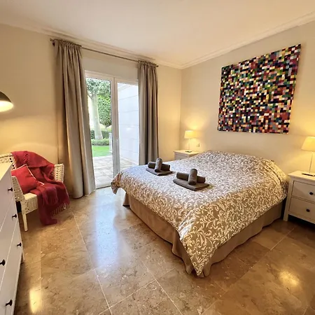 35 - Grand A El Lago, Flamingo * Estepona