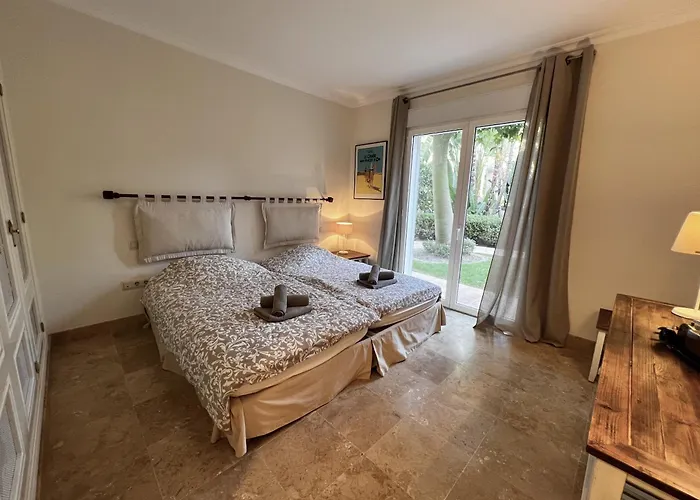 35 - Grand A El Lago, Flamingo Estepona