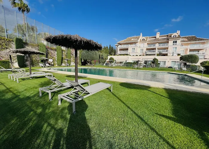 35 - Grand A El Lago, Flamingo * Estepona